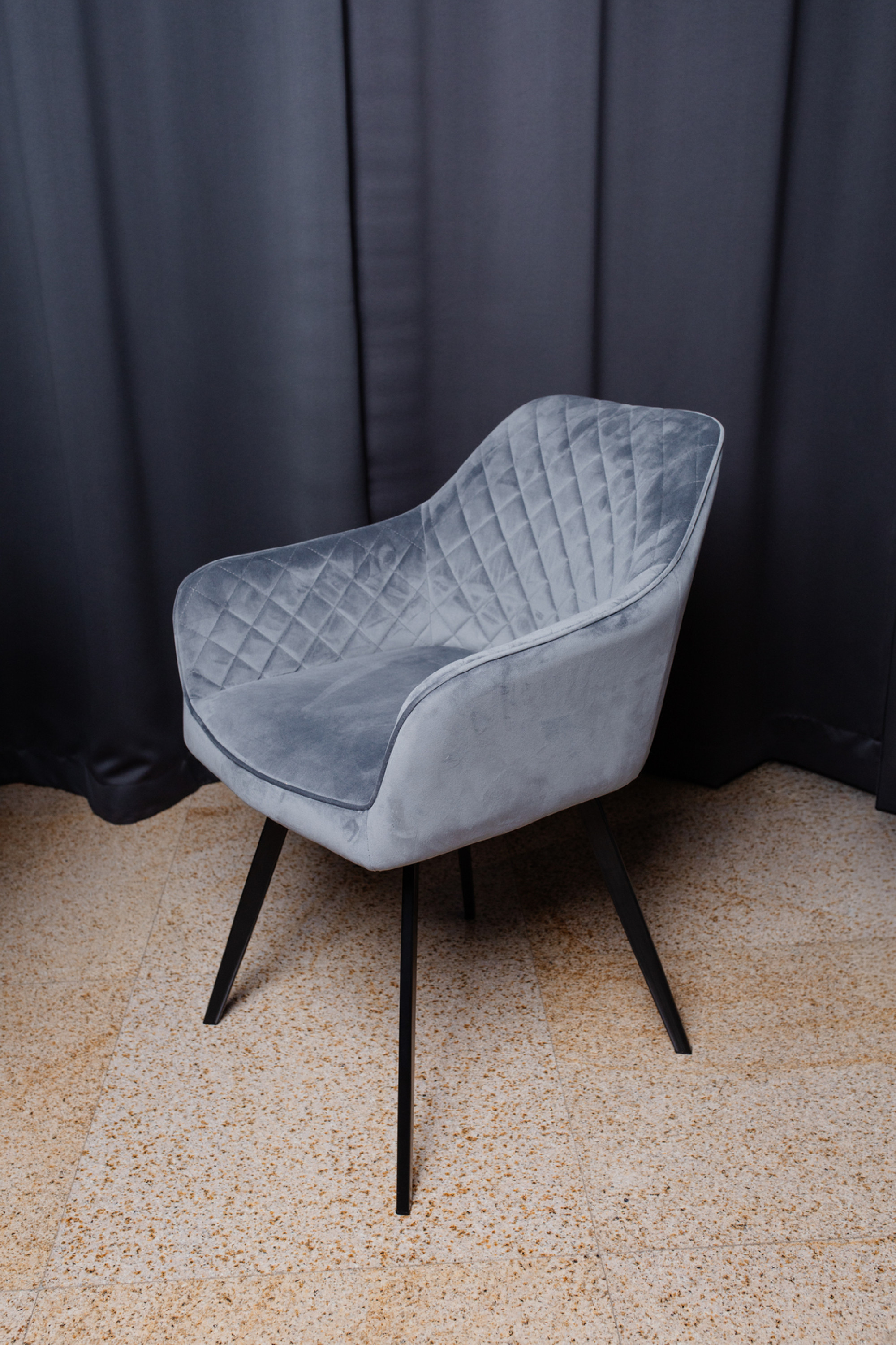 Стілець поворотний R-63 сірий + чорний